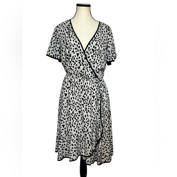 Slate and Willlow women’s size large Leopard Print faux Wrap Dress lined - Picture 3 of 13